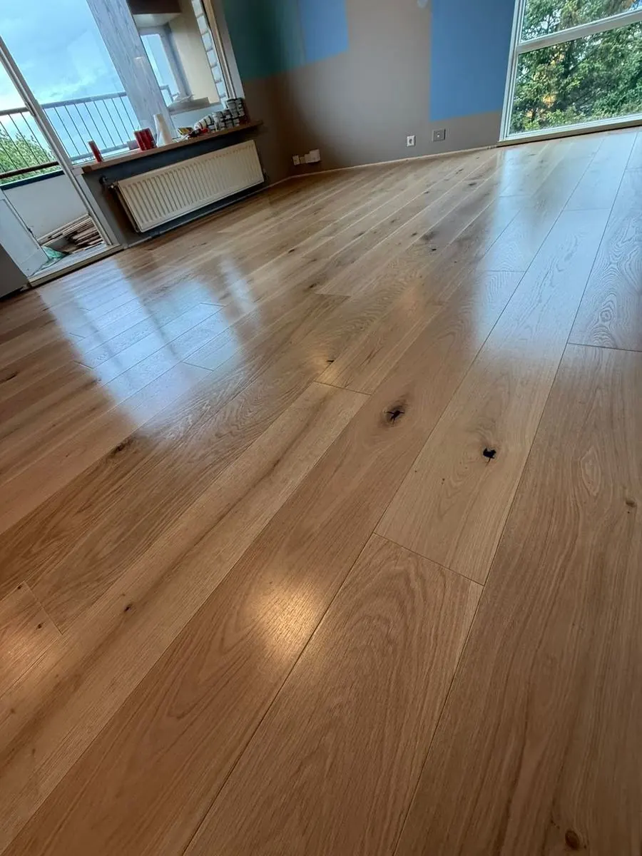 Sanding and oiling in a terraced house · Oak · Oil